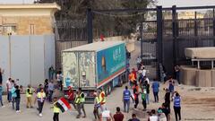 Nur wenige Lastwagen mit Hilfsgütern können täglich den Grenzübergang bei Rafah passieren