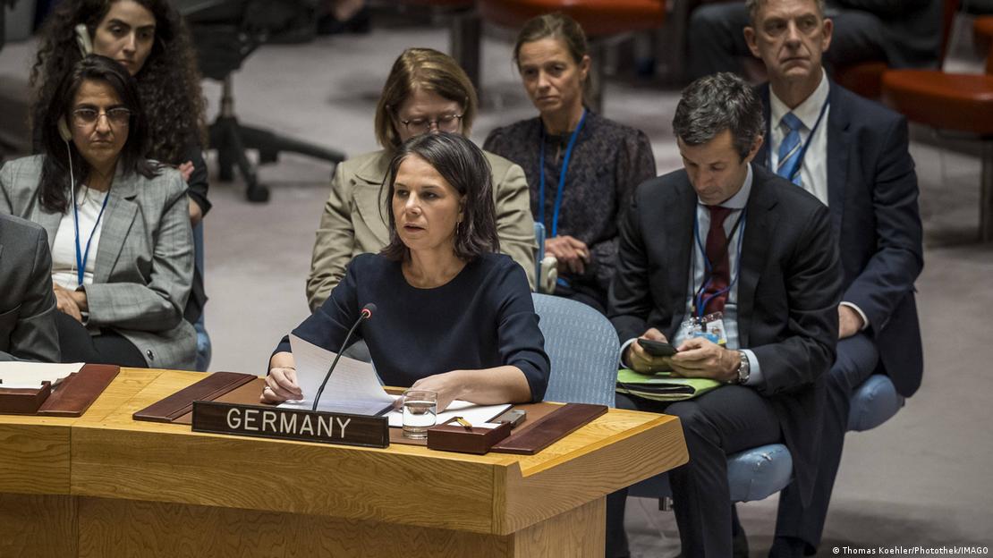 وزيرة الخارجية الألمانية أنالينا بيربوك خلال اجتماع مجلس الأمن التابع للأمم المتحدة - نيويورك - الولايات المتحدة الأمريكية. Deutschlands Annalena Baerbock im Weltsicherheitsrat Foto Imago
