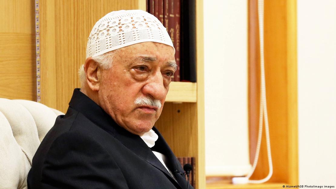 Fethullah Gulen, founder of the Gulen movement, lives in the USA. The Turkish government suspects him of being behind the attempted coup in 2016