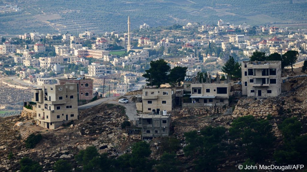 Das Dorf Kharas nördlich von Hebron umringt von israelischen Siedlungen in den besetzten Gebieten im Westjordanland. 