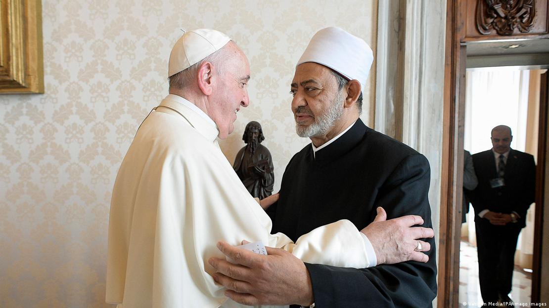 Papst Franziskus und Großscheich Al-Tayeb