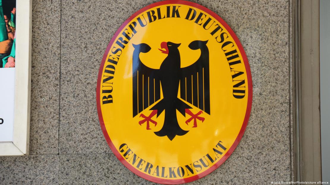    شعار القنصليات الألمانية في الخارج Logo der deutschen Konsulate im Ausland Bild Luiz Souza/NurPhoto/picture alliance