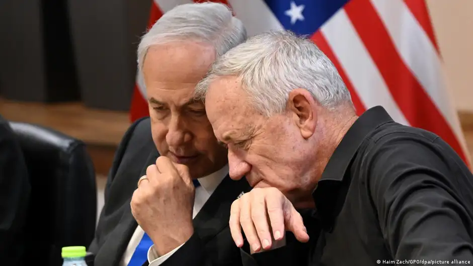 Nur ein aus der Not geborenes Zweckbündnis: der israelische Regierungschef Benjamin Netanjahu und der ressortlose Minister Benny Gantz (Archivbild)