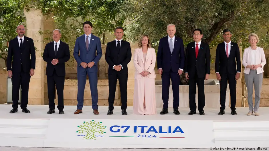 G7, aber neun Teilnehmer? Richtig, die EU-Vertreter Charles Michel (li.) und Kommissionspräsidentin Ursula von der Leyen (re.) gehören offiziell dazu