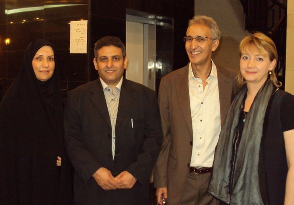 Hella Mewis (right) with colleagues from Morocco, Palestine and Iran at the Theatre Festival in Baghdad (photo: Birgit Svensson)