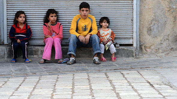 أطفال في حلب. أ ف ب