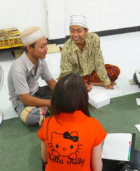 Chinese Christian students discussing religion at an Islamic boarding school (photo: Lyn Parker)