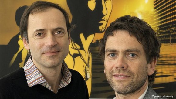 Die Filmproduzenten Gerhard Meixner (links) und Roman Paul; Foto: © picture-alliance/dpa