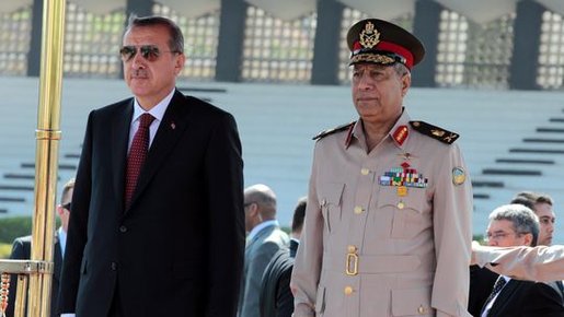 إردوغان مع قائد أركان الجيش المصري