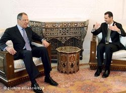 Präsident Assad (rechts) mit Russlands Außenminister Lawrow in Damaskus; Foto: dpa