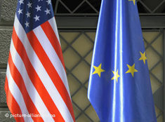 US and European flag (photo: picture-alliance/dpa)