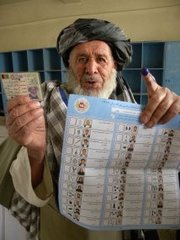 An Afghan voter in Kandahar (photo: dpa)
