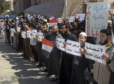 Salafists in Egypt demonstrating against Coptic Christians (photo: AP)
