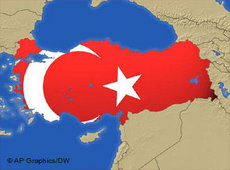 Photo montage of a map of Turkey and the Turkish flag (DW/AP)