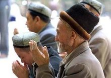 Uighur praying (photo: AP)