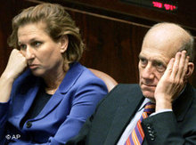 Livni und Olmert (photo: AP)