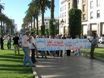 Every day Boulevard Mohammed V. sees protests by hundreds of young people who are unemployed despite their university diploma. More than 30% of university graduates in Morocco are unable to find work (photo: David Siebert)