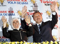 Erdogan and his wife on the day of his election victory (photo: AP)
