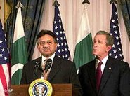Pakistan's President Pervez Musharraf, George Bush (photo: AP)