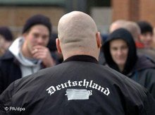 Rear view of a skinhead (photo: dpa)