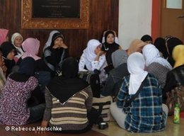 Indonesian women at Jakarta Airport (photo: Rebecca Henschmann)