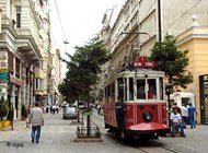 Istiklal Street in Istanbul (photo: dpa)