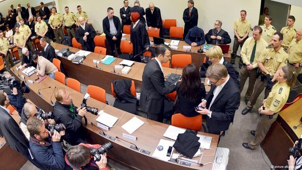 Hearing on the first day of the NSU trial in Munich (photo: picture-alliance/dpa)