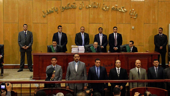 المحكمة في القاهرة  تثبّت أحكام الإعدام والسجن في قضية بور سعيد. أ ب