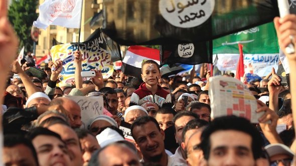 مظاهرات لأنصار السلفيين في القاهرة. رويترز 