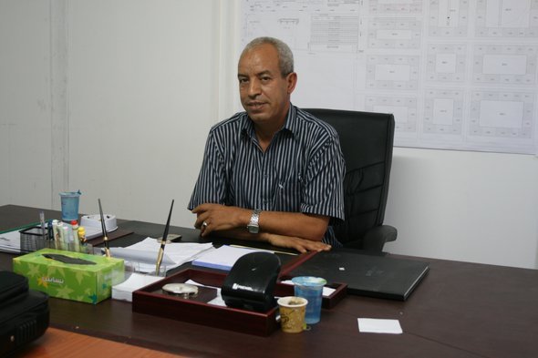 عبد الرحمن شكشك، رئيس أحد مخيَّمات اللاجئين التي تديرها الأمم المتَّحدة في طرابلس