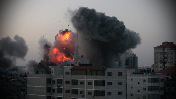آثار القصف الجوي لقطاع غزة الصورة رويترز 