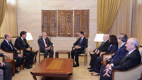 Lakhdar Brahimi with Bashar al-Assad on 15 September 2012 in Damascus (photo: dpa/picture-alliance)