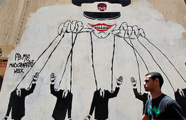 Die Armee als Strippenzieher hinter den politischen Kulissen - Graffiti-Kunst in Kairo; Foto: Reuters