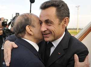 Algeria's President Abdelaziz Bouteflika, left, greets his French counterpart Nicolas Sarkozy upon his arrival at Algiers airport, Monday, 3 December 2007 (photo: AP)
