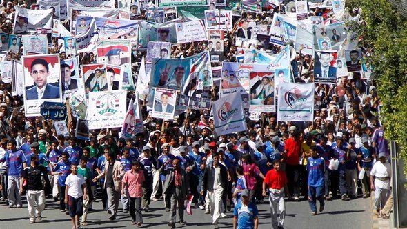 Protesters on the streets of Sanaa demonstrate against assurances of immunity for Saleh (photo: Reuters)