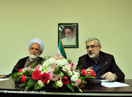 Mir Hossein Mussavi (rechts) und Mehdi Karrubi; Foto: www.sahamnews.org
