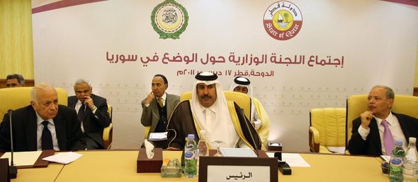 Arab League Secretary General, Nabil al-Arabi, left, Qatari Prime Minister and head of state Hamad ben Jassem, center, and Ahmed bin Heli, the Arab League's assistant secretary-general for political affairs during the Meeting of the Committee of Ministers of the Arab League to discuss the situation in Syria held in Doha, Saturday, 17 December 2011 (photo: AP/Osama Faisal)