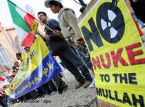 Exil-Iraner demonstrieren gegen die nuklearen Ambitionen der iranischen Führung; Foto: dpa 