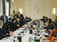 Participants at the third Islam Conference, March 2008 (photo: AP)