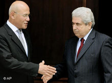 Mehmet Ali Talat, links, und Dimitris Christofias; Foto: AP