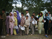 Refugees from the Swat Valley (photo: AP)