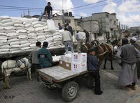 Nahrungsmittel werden im Gaza Streifen verteilt; Foto: AP