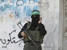 Bewaffneter Hamas-Milizionär in Gaza; Foto: AP