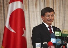 Der türkische Außenminister Ahmet Davutoğlu; Foto: AP