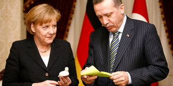 Merkel und Erdogan; Foto: AP