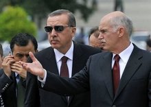 Recep Tayyip Erdoğan (links) und Giorgos Papandreou; Foto: AP 