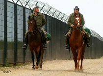 Sicherheitszaun in Heiligendamm; Foto: AP