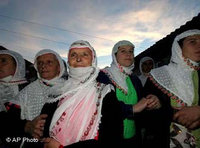 Muslimische Frauen während einer Hochzeitsfeier in Bulgarien; Foto: AP