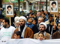 Demonstration von Khomeini-Anhängern in Berlin; Foto: AP