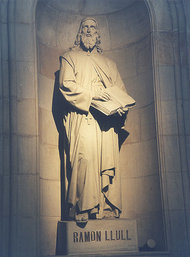 Statue von Raimundus Lullus in der Universität von Barcelona; Foto: wikipedia 
